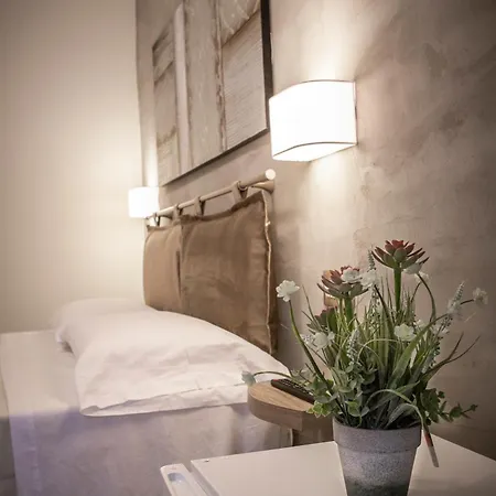 La Dimora Di Parthenope Ferrara Bed & Breakfast 3*